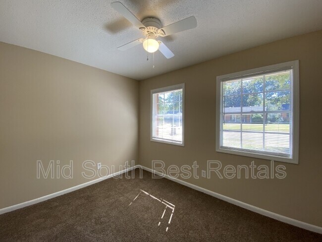 Building Photo - 4088 Cottonwood Rd