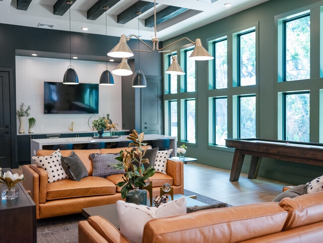 Building Photo - The Edgewater on Lake Fairview