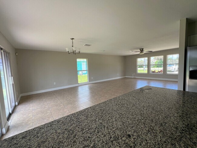 Foto del edificio - $1,825 ** AVAIL 6/7/25 ** 3 Bed / 2 Bath S...