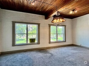 Building Photo - 117 S Elm St