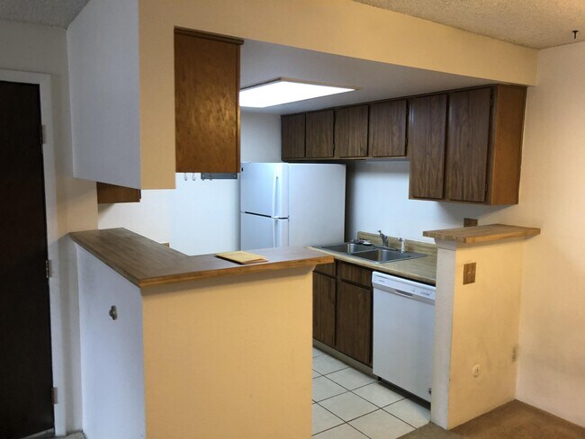 Building Photo - 13270 E Jewell Ave