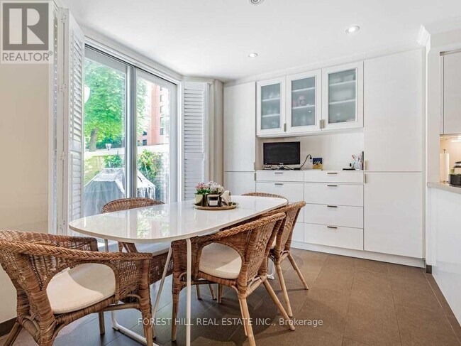 Building Photo - 49 Lower Village Gate