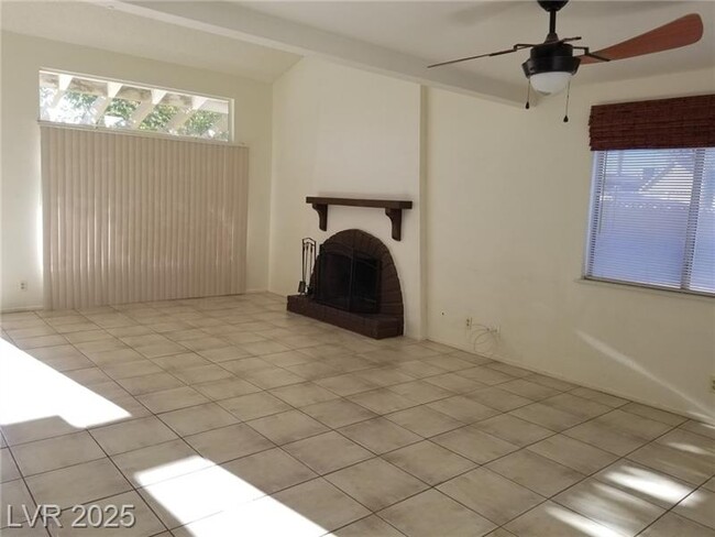 Building Photo - 4205 Newhaven Dr