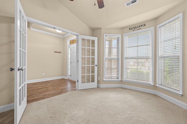 Building Photo - 6906 Breyerton Way SE