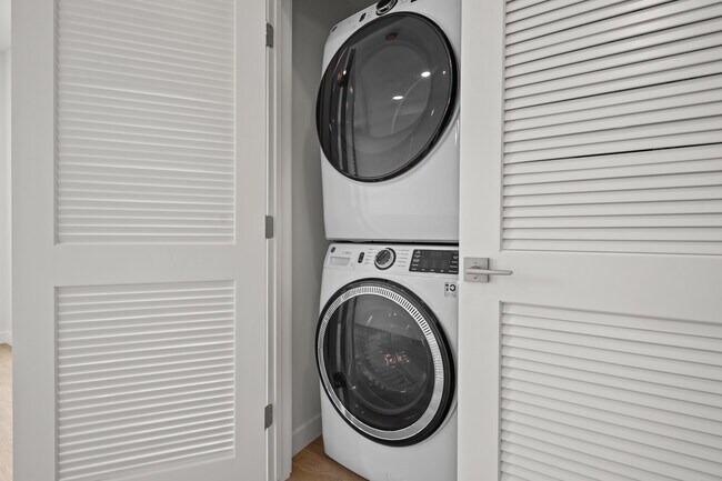 Foto del edificio - SPARK Apartments