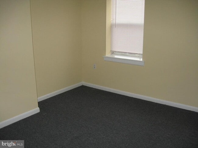 Building Photo - 1048 South St