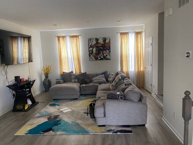 Building Photo - 3 Bedroom townhouse in Morton PA