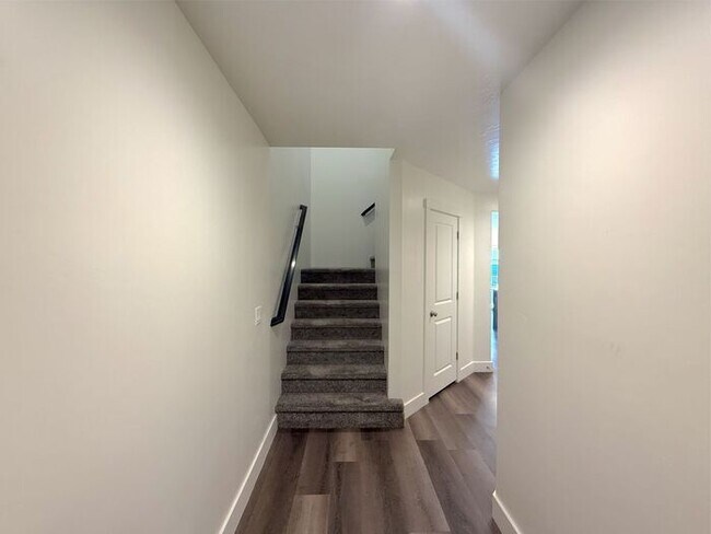 Foto del edificio - 4 bed, 2.5 bath home w/2 car garage