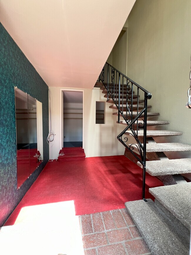 Office/Storage - 420 Hanover St