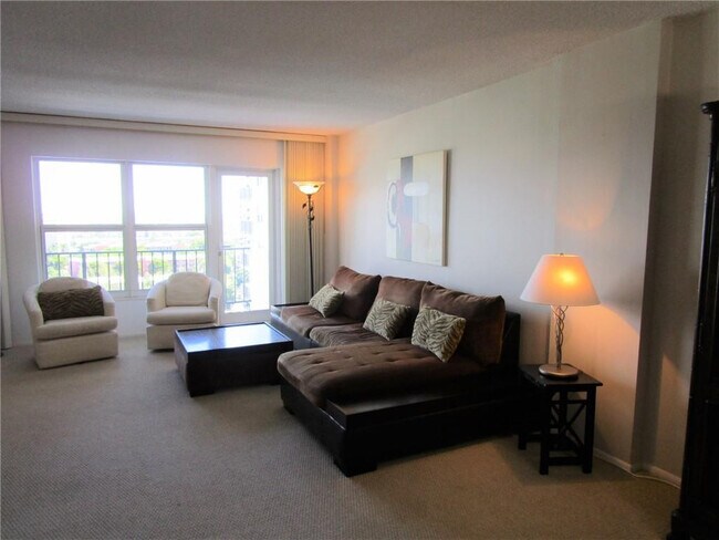 Foto del edificio - 405 N Ocean Blvd