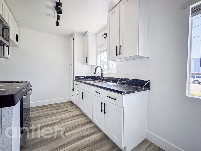 Building Photo - 630 N Cerritos Ave