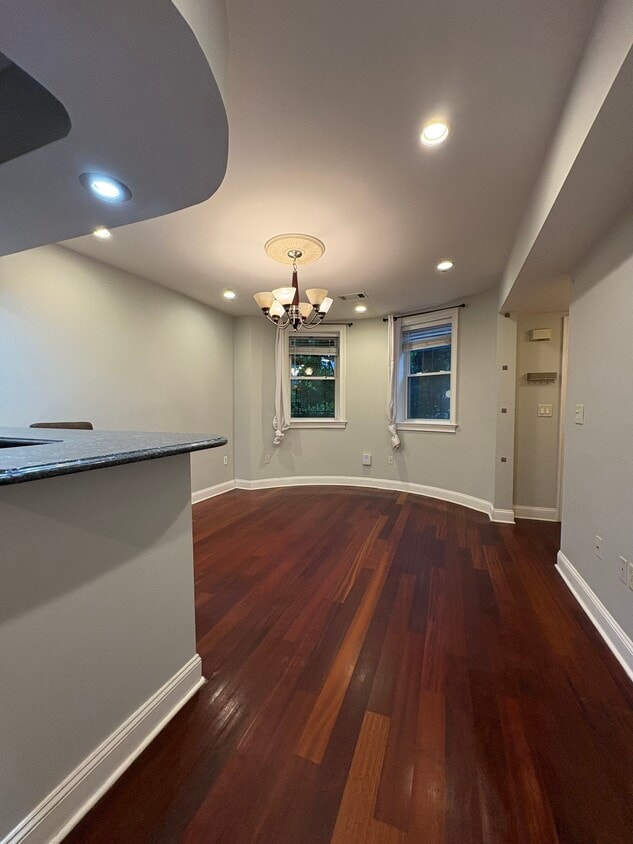 Primary Photo - 106 E Brookline St