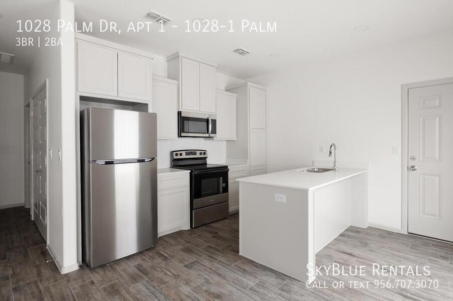 Foto principal - 1028 Palm Dr