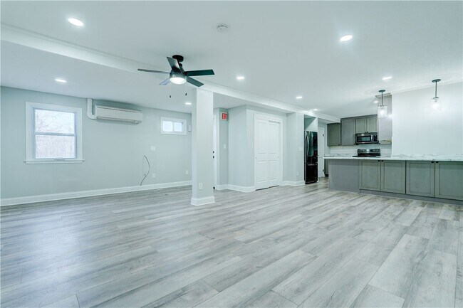 Foto del edificio - 138 S Union St