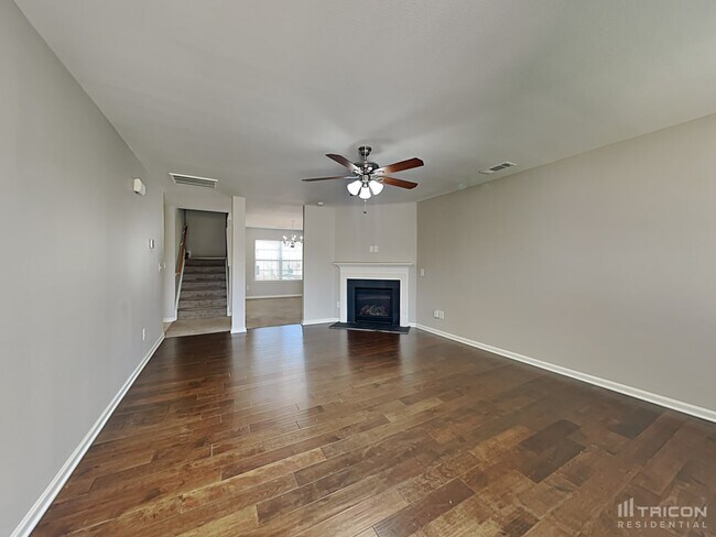 Foto del edificio - 131 Quail Springs Rd