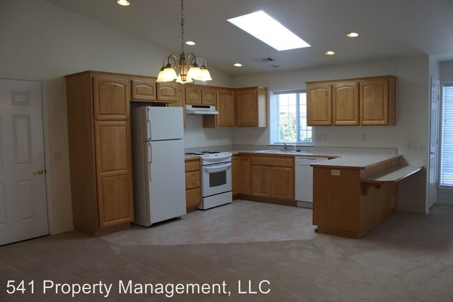 Building Photo - 2060 Hubbard Ln