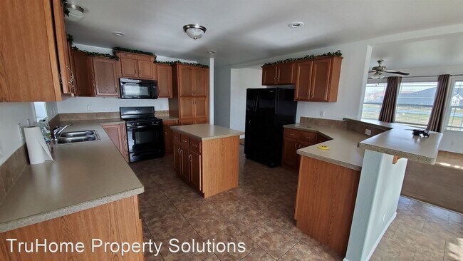 Building Photo - 3 br, 2 bath House - 966 Thames Ct.