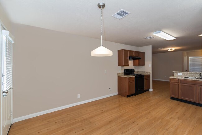 Building Photo - 2430 Tomica Ct