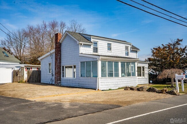 Building Photo - 40 Amboy Rd