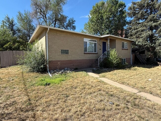 Building Photo - Beautifully Updated Home near Federal & Al...