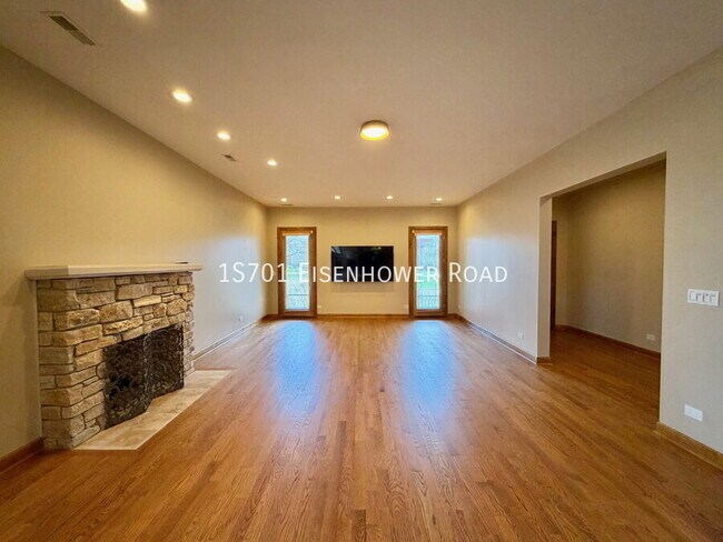 Foto del edificio - 1S701 Eisenhower Rd