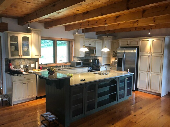 Building Photo - One of a kind 4 bedroom home on 4+ Acres