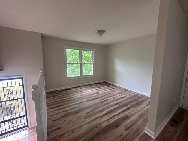 Foto del edificio - 690 San Gabriel Rd