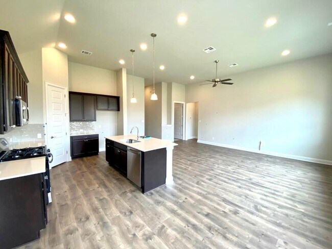 Building Photo - 6501 Folsom Ave