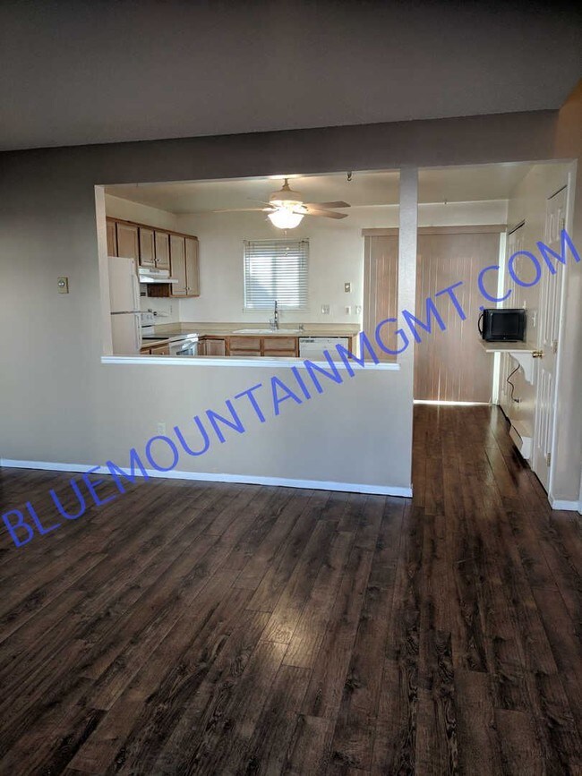 Building Photo - 2 br, 1 bath House - 725 Alexander Road #D