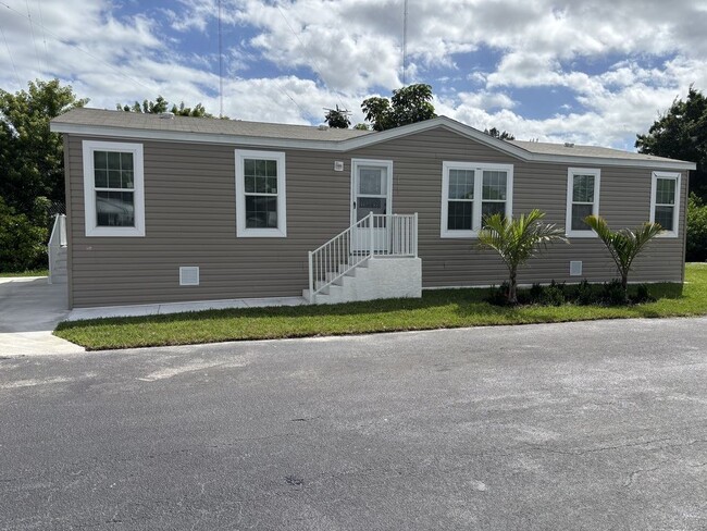 Building Photo - 3447 SW 50th Ln