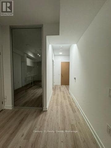 Building Photo - 395 Square One Dr