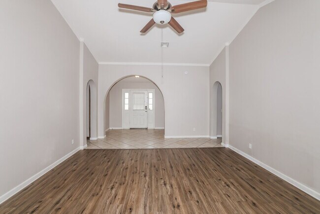 Foto del edificio - 6528 W Grandview Rd