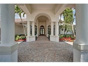 Building Photo - 2549 Royal Palm Way