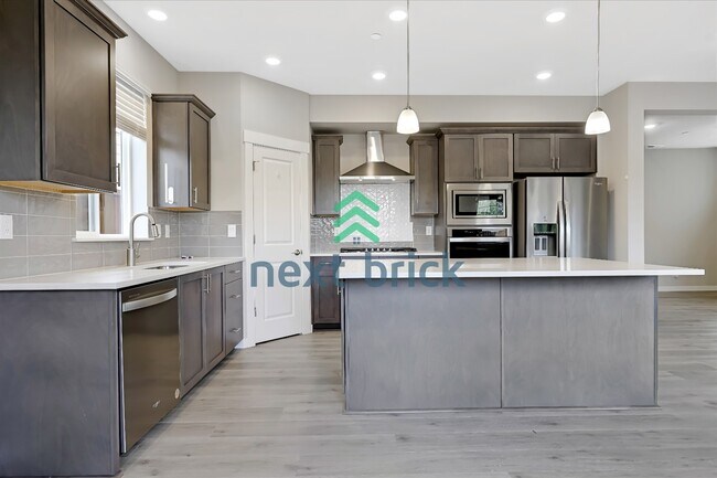 Foto del edificio - Spacious 5-Bedroom Retreat in Bothell with 2.5 Baths and 2335 Sq Ft of Comfort!