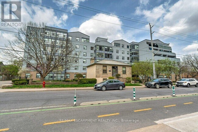 Photo du bâtiment - 175 Hunter St E