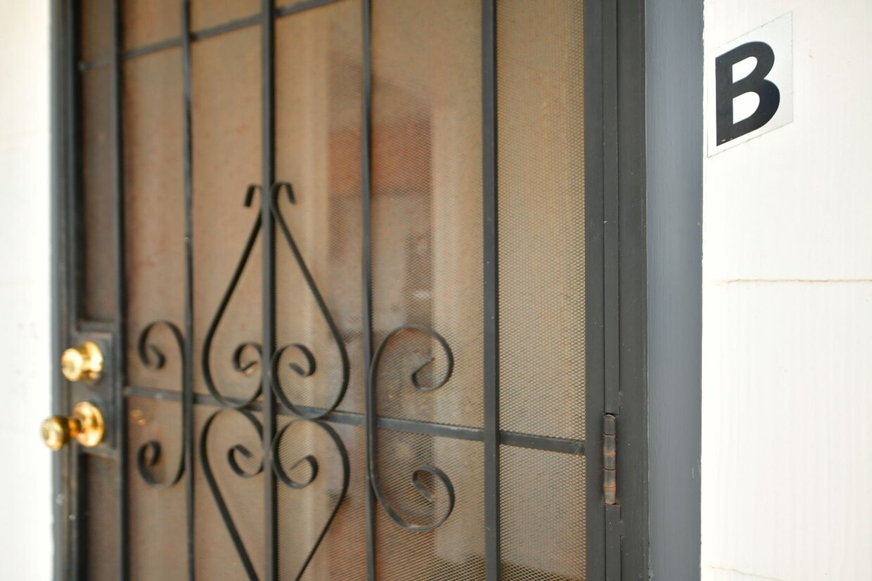 Primary Photo - 1p705 - 2721 CA Street