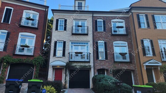 Building Photo - 3275 Buckhead Forest Mews