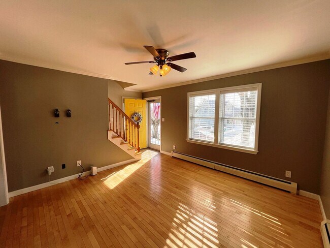 Foto del edificio - 3-4 Bedroom home in White River Junction