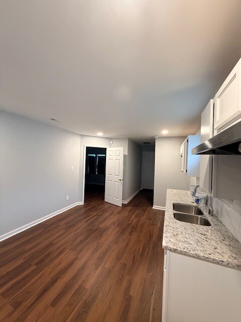 Building Photo - 8128 Rugby Ave