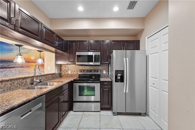 Building Photo - 13141 Bella Casa Cir