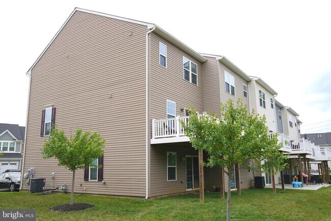 Building Photo - 112 Mulberry Dr