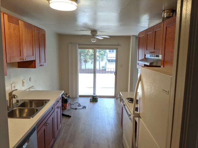 Kitchen and Dining area opening up to balxony - 38631 Hastings St