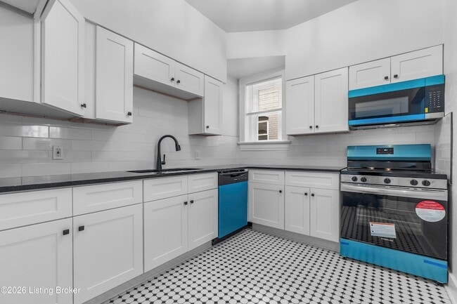 Photo - 409 W Gaulbert Ave House