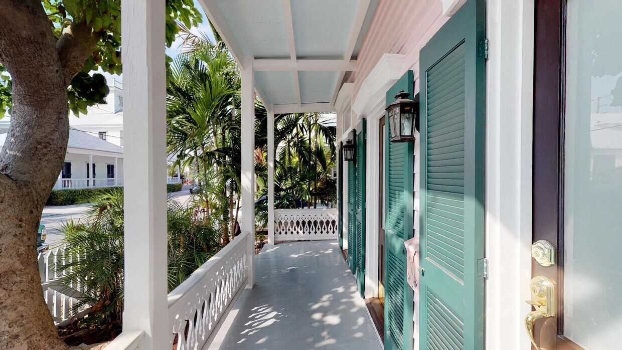 Foto principal - 12 Months Lease - 1 Bedroom, 1 Bathroom ap...