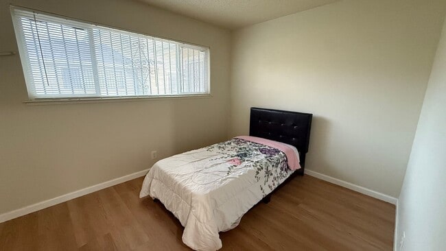Building Photo - 2-bedroom, 1-bath condo in Fresno, CA