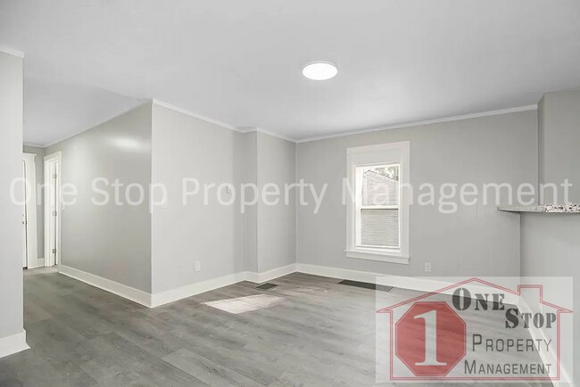 Building Photo - Charming 4-bedroom, 2-bath in Kansas City