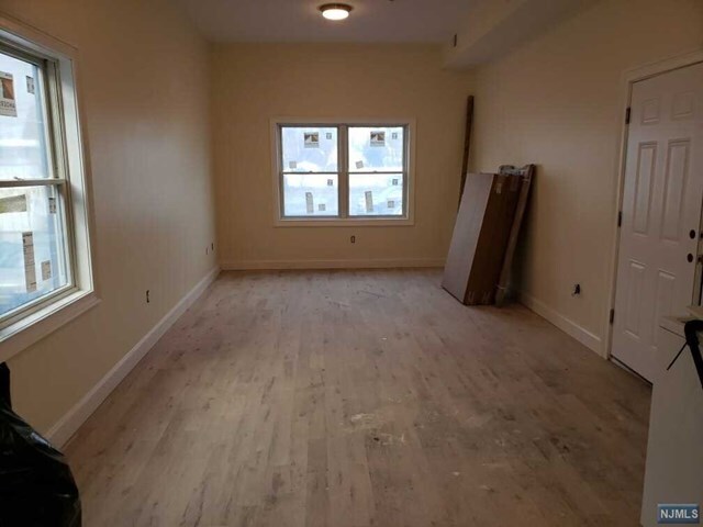 Foto del edificio - 531-533 Kearny Ave