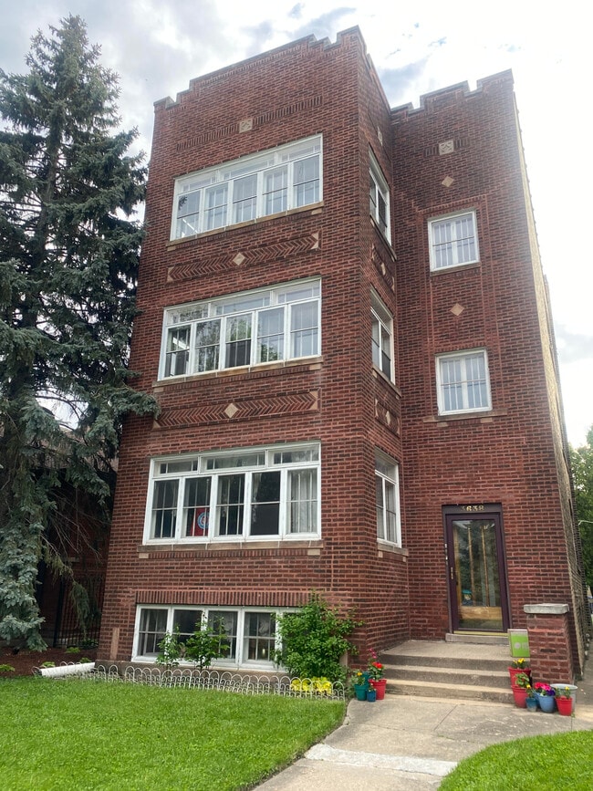Building Photo - 3638 N Keeler Ave