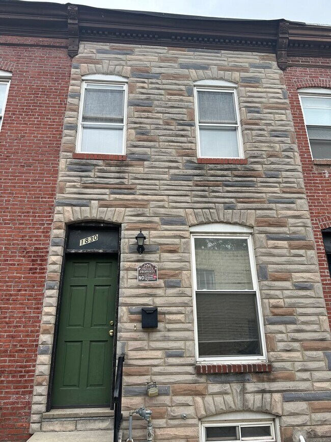 Building Photo - Beautifully Renovated Three Bedroom Home f...