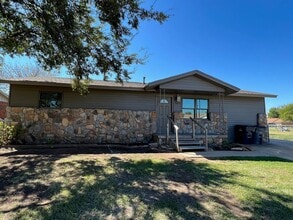 Building Photo - 4203 SE Dorchester Dr